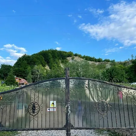Ranch Diamond Sarajevo With Jacuzzi Dağ evi